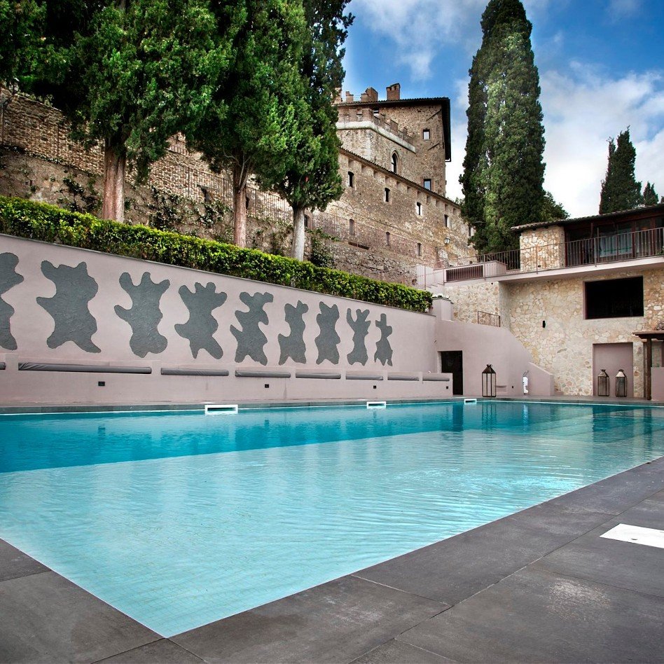 Swimming Pool, Water, Building, Sky, Cloud, Plant, Swimming pool, Azure, Tree