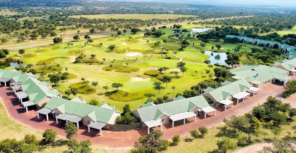 Bird's Eye View, Plant, Property, Nature, Tree, Building, Natural landscape, Land lot, Vegetation, Urban design