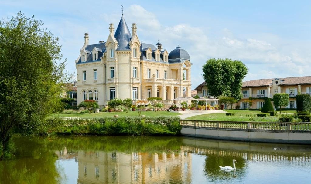 Reflection, Water, Sky, Plant, Cloud, Building, Tree