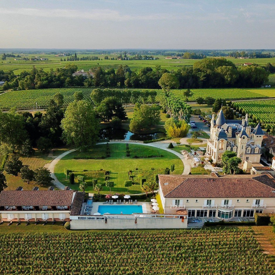 Estate, Sky, Cloud, Nature, Plant, Tree, Natural landscape, Land lot