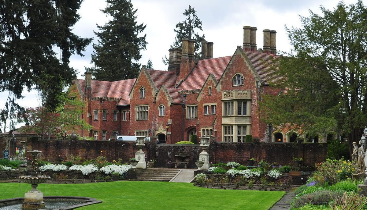 Mansion, Plant, Sky, Building, Window, Tree