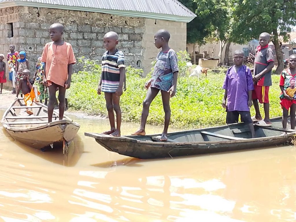 Floods in Niger: 11 Dead and 6,865 Households Impacted 1 Floods in Niger 11 Dead and 6865 Households Impacted